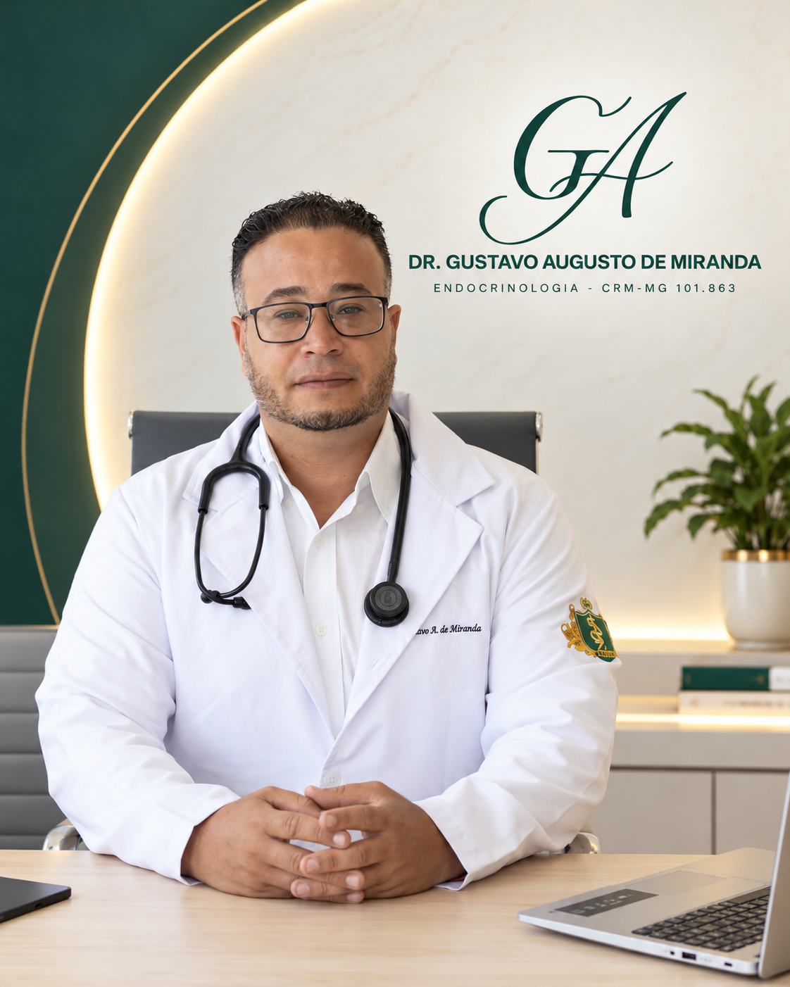Retrato de apresentação do Dr. Gustavo Augusto de Miranda no consultório